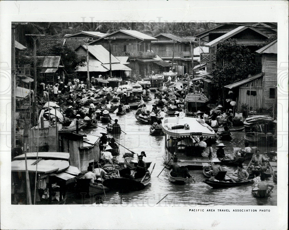 1966 Press Photo The canals of Bankok,China clogged with sampan boats - Historic Images