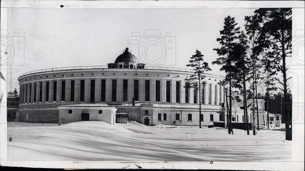 1956 Press Photo Electrophysical laboratory in Russia, developed machine for - Historic Images