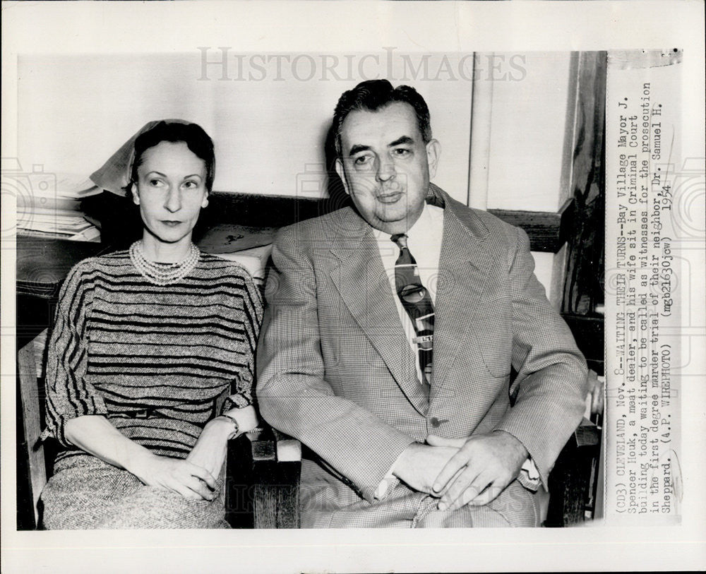 1954 Press Photo Bay Village ,Ohio Mayor J. Spencer and wife at a trial - Historic Images