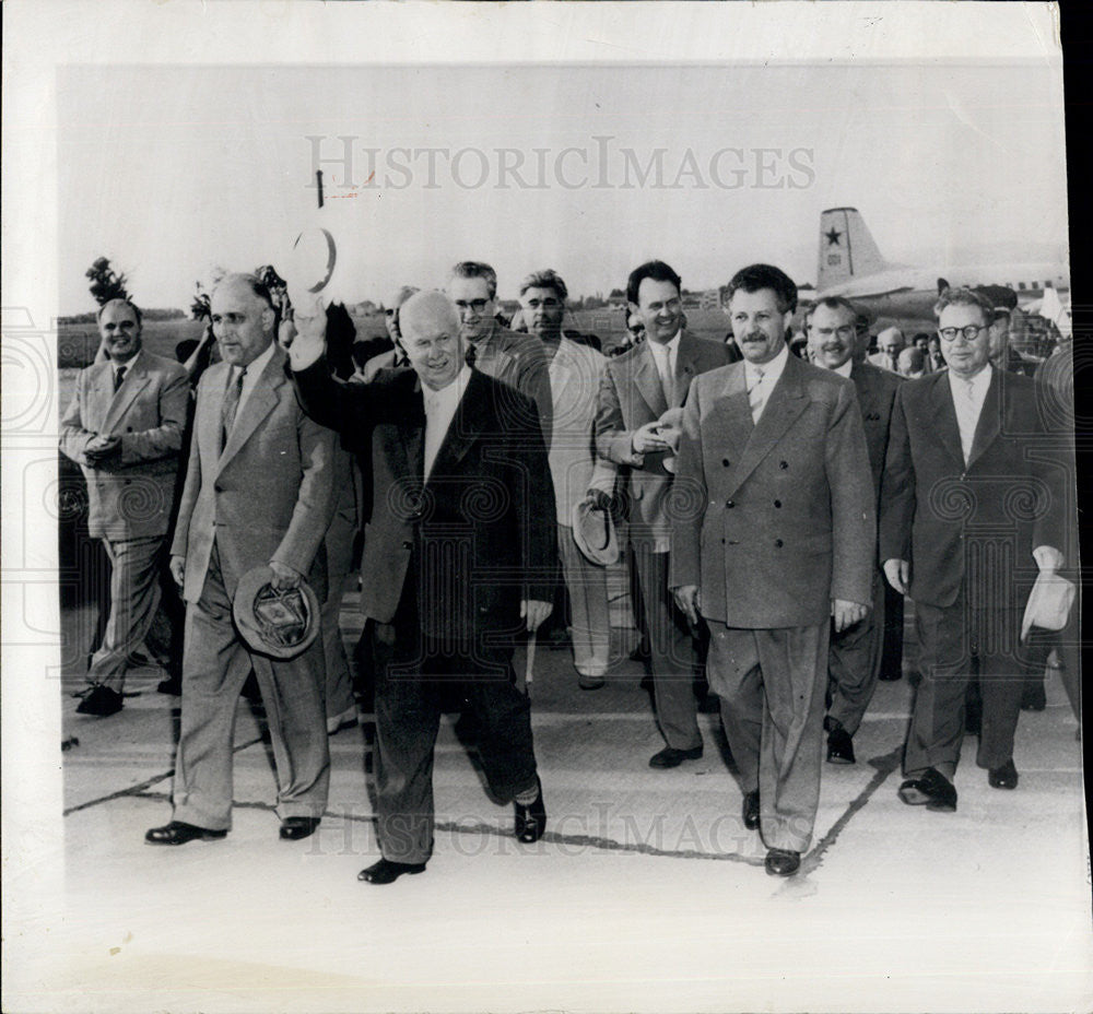 1958 Press Photo Soviet Chieftan Nikita Khrushchev Arrives At Sofia Airpoty - Historic Images