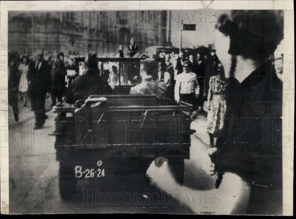 1948 Press Photo Soviet Troops Open Fire On German Anti Communist Youth - Historic Images