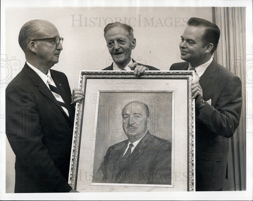 1967 Press Photo
Dr. Noble Puffer, Nathaniel Leverone, Harry J. Ekman - Historic Images