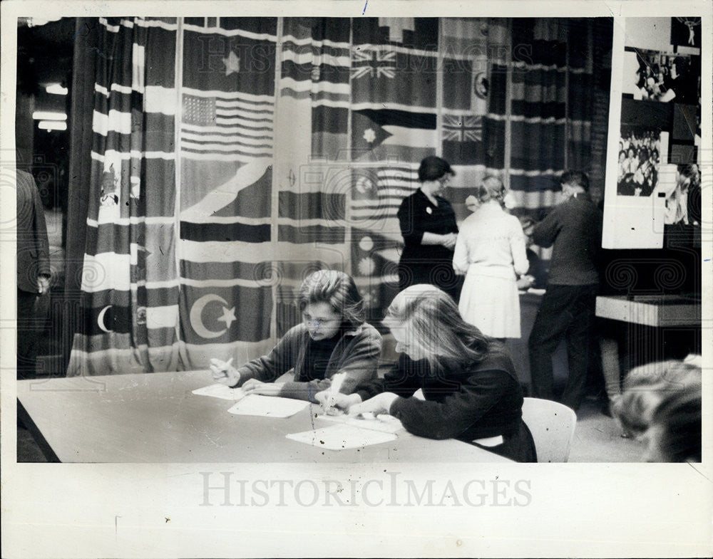 1965 Press Photo Reading Room of Moscow&#39;s Pioneer Palace - Historic Images