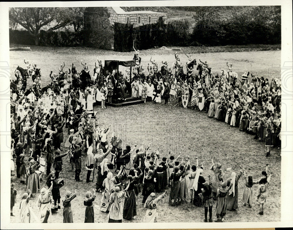 1934 Press Photo Rehearsal of Runnymede Pageant depicting English history. - Historic Images