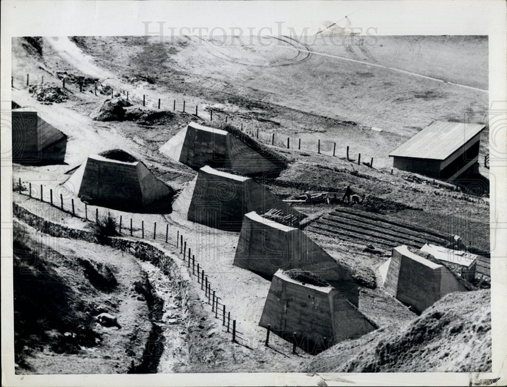 1957 Press Photo 15 Foot High Bulwarks in Andermatt, Switzerland - Historic Images