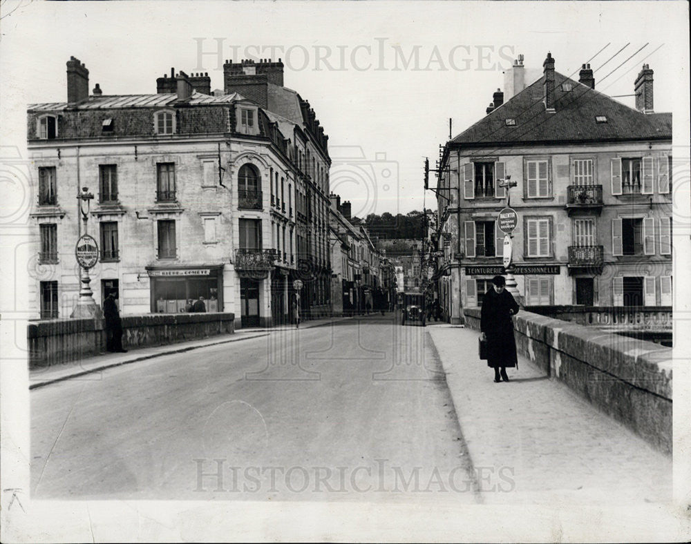 1938 Press Photo Main Street in Chateau Thierry in 1937 - Historic Images