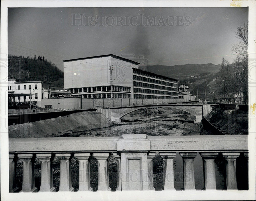 1949 Press Photo Count Marzotto&#39;s Main Textile Factory at Valdagno, Italy - Historic Images