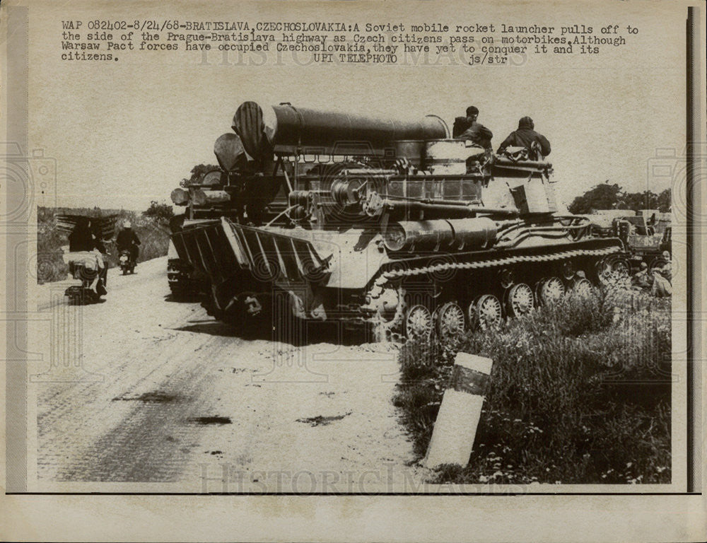 1968 Press Photo Soviet Mobile Rocket Launcher, Prague-Bratislava Highway - Historic Images