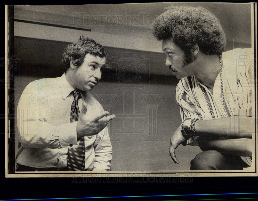 1972 Press Photo William Singer and Rev. Jessie Jackson in Chaicago,Ill - Historic Images