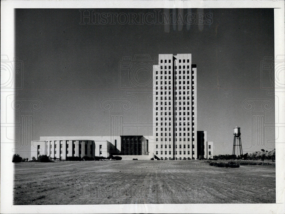 1945 Press Photo North Dakota/Bismarck/State Capitol - Historic Images