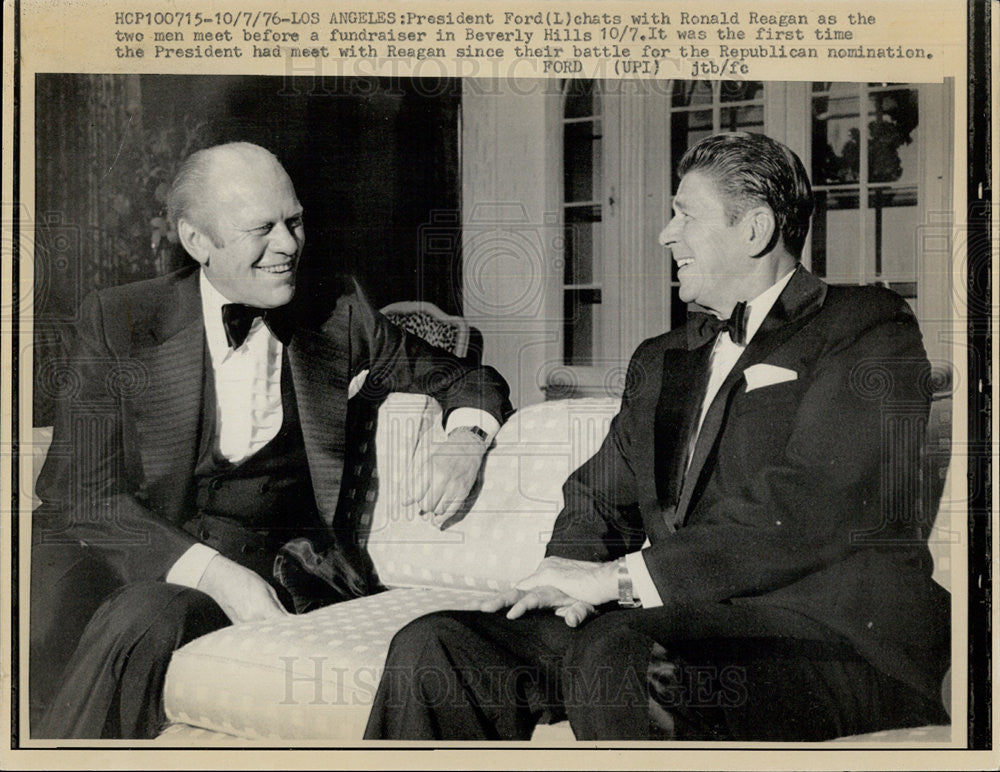 1976 Press Photo President Ford Chats With Ronald Reagan Before Fundraiser - Historic Images