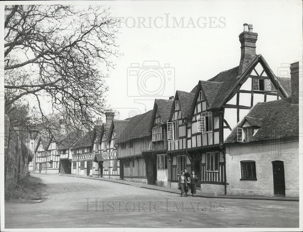 1942 Press Photo Mill Street In Warwick, England - Historic Images