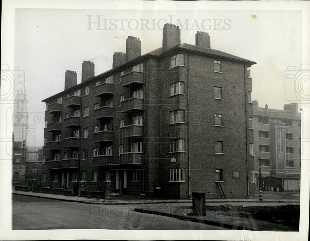 1943 Press Photo British Slum Clearance - Historic Images