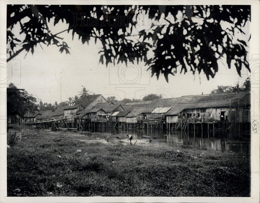 1947 Press Photo Indochinese Village Southeast Asia French Territory Stilt Homes - Historic Images