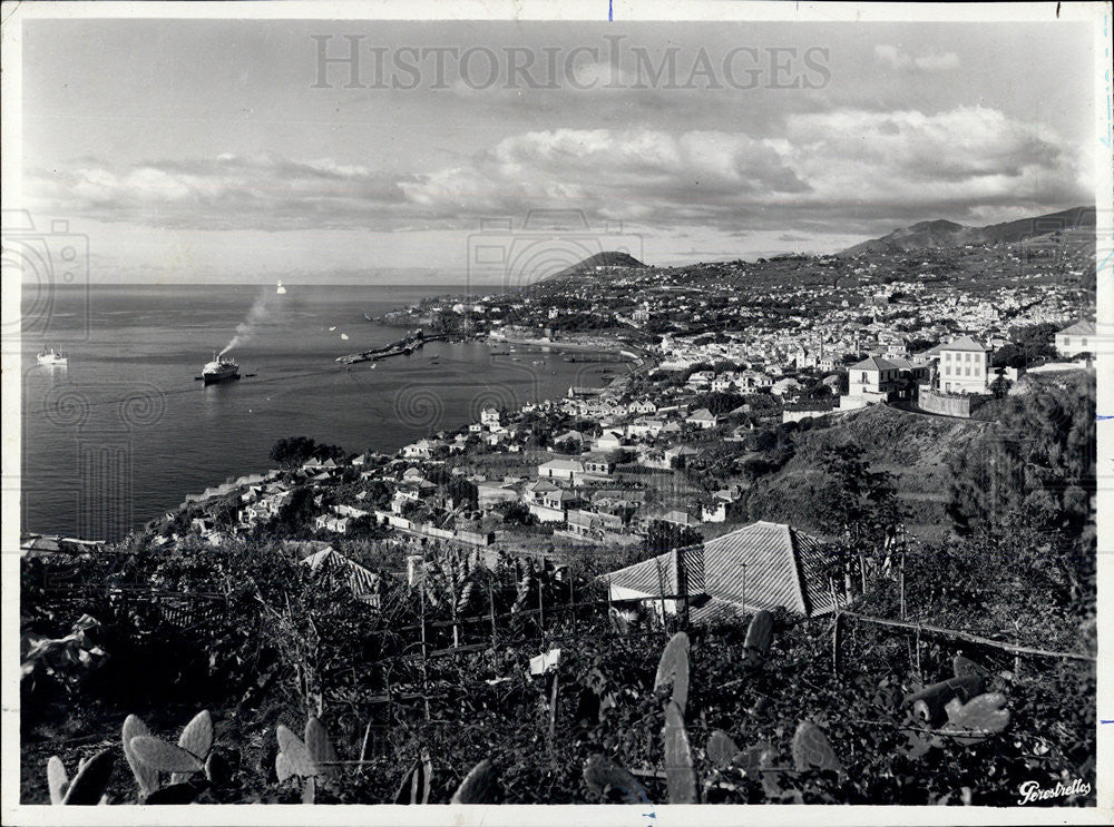 1971 Press Photo Sky view of cruise ships on Funchal's Bay - Historic Images