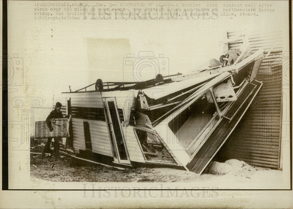 1976 Press Photo Destroyed Trailer after Storm, British Isles, NW Europe, France - Historic Images