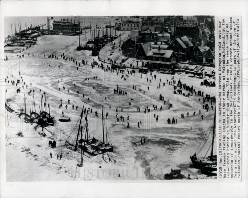 1963 Press Photo Ice-Covered Harbor, Ice Skaters, Volendam, Holland - Historic Images