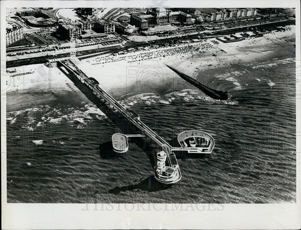 1961 Press Photo Amusement Pier, Resort of Soheveningen, Netherlands - Historic Images