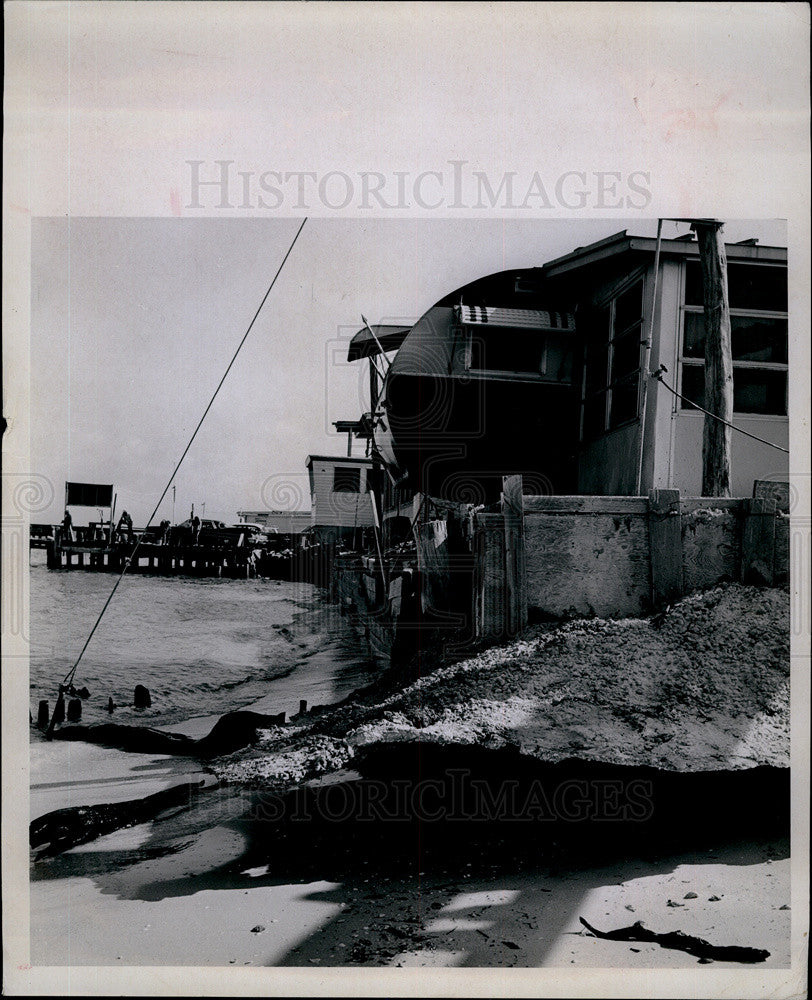 1966 Press Photo Beach Erosion Nears Florida Coastal Homes Pinellas County - Historic Images