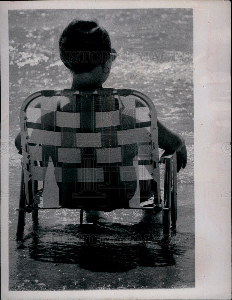 1971 Press Photo Girl in beach chair in Clearwater,Fla - Historic Images