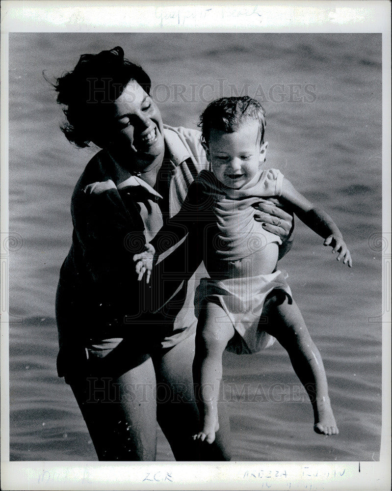 1983 Press Photo Larezza Truman Michele Altizer Gulfport Beach Florida - Historic Images