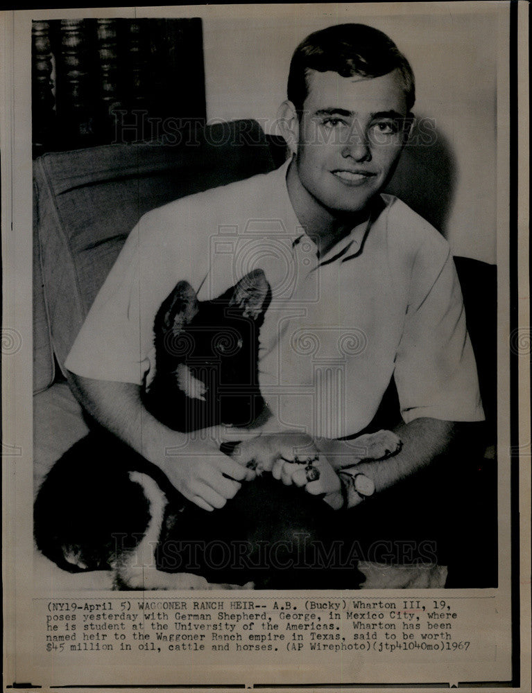 1967 Press Photo &quot;Bucky&quot; Wharton III &amp; Dog At Univ. of The Americas, Mexico City - Historic Images