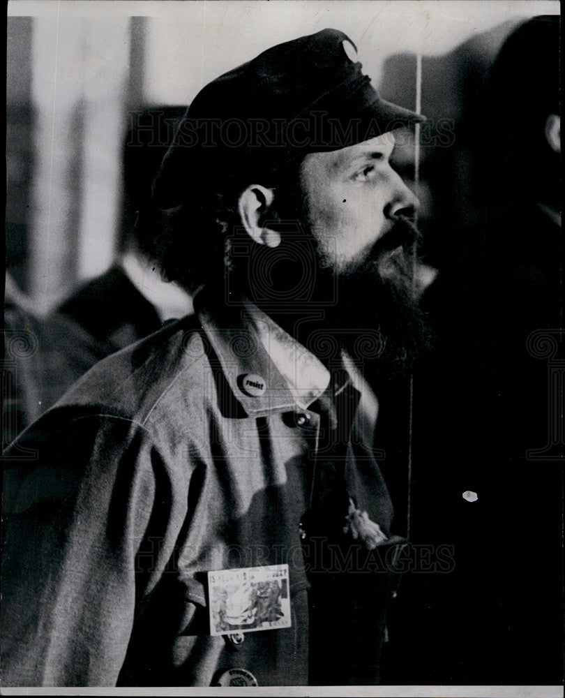 1967 Press Photo Crowd Listens to Anti-War Peace Rally - Historic Images