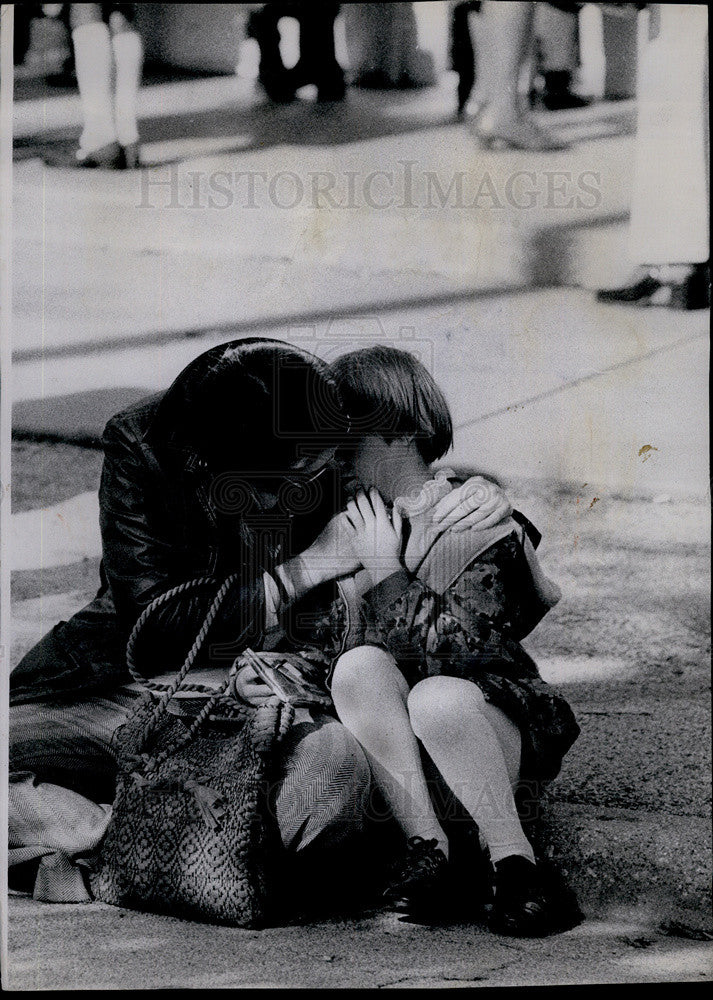 1974 Press Photo Barbara Gudel/Mrs. Kathleen Gudel/Shoesmith School Student - Historic Images