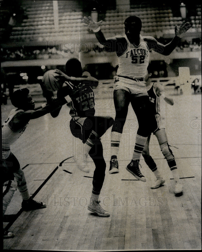 1971 Press Photo Harlan ed dace basketball game - Historic Images