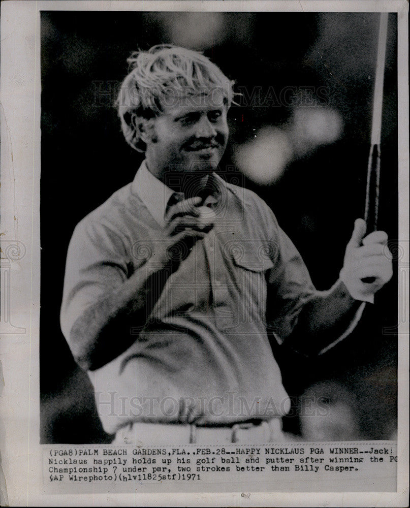 1971 Press Photo Pro Golfer Jack Nicklaus PGA Tournament Winner Ball &amp; Putter - Historic Images