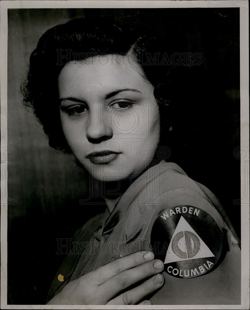 1951 Press Photo Miss Eleanore Hall with Federal Civil Defense Patch Emblem - Historic Images