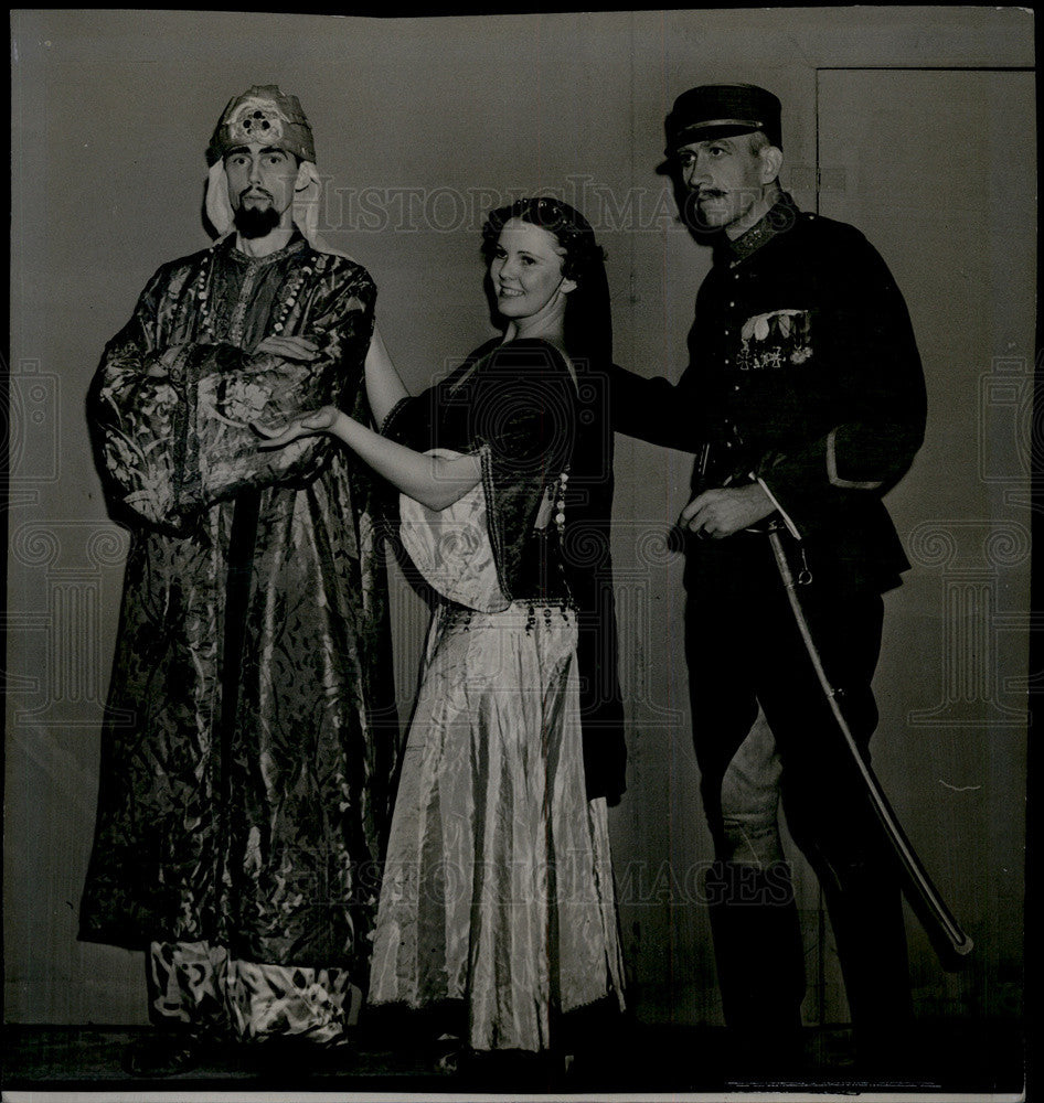 1937 Press Photo Oscar Heggem Jean Dennis James Roy Youngs Actors Desert Song - Historic Images