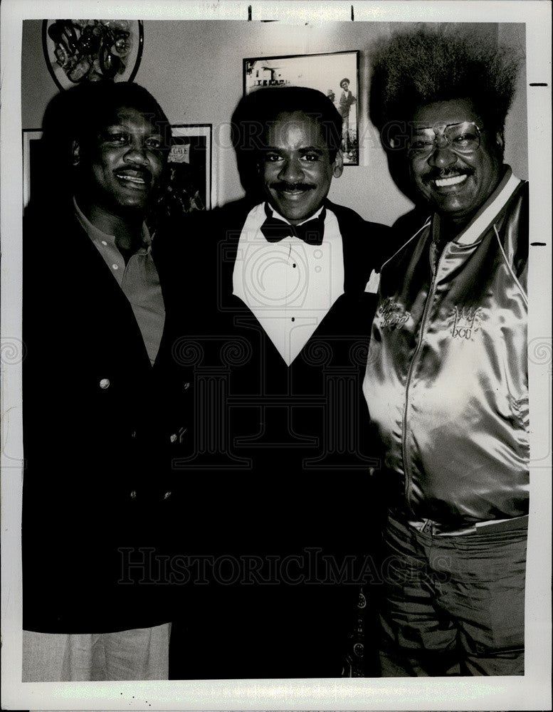 1988 Press Photo of Tim Reid, Joe Frazier and Don King on TV show Frank&#39;s Place - Historic Images