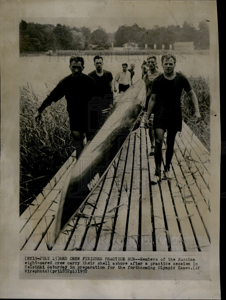 1952 Press Photo Members of Russian 8-oared crew prepares for Olympic Games - Historic Images