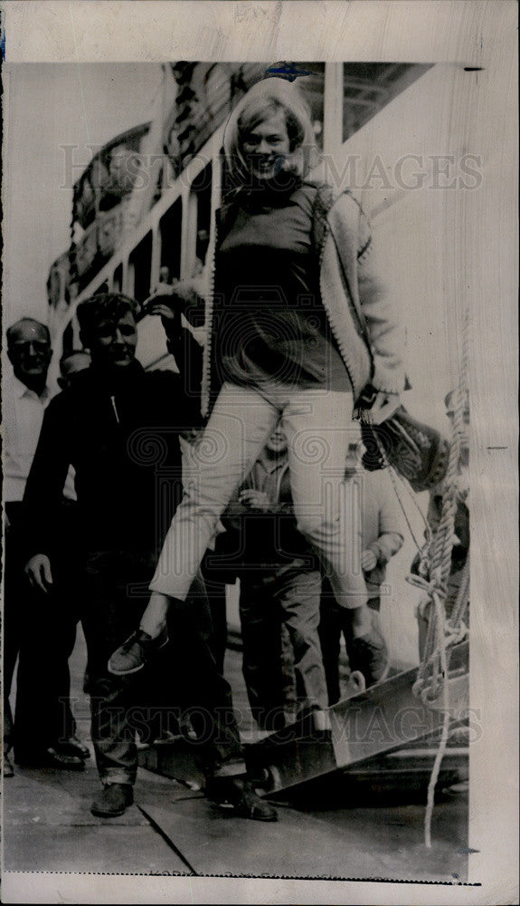 1965 Press Photo Christine Dueker Seven Seas Ship - Historic Images