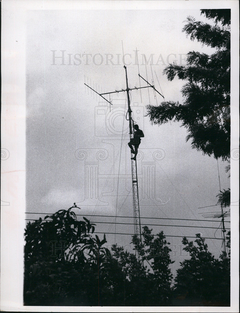 1969 Press Photo Antenna Tv - Historic Images