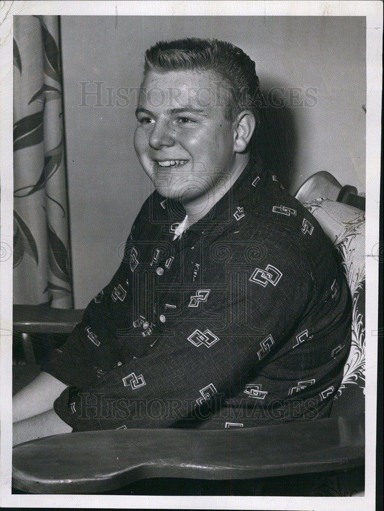 1955 Press Photo Roger Wheeler Boy Gas Filled Room - Historic Images