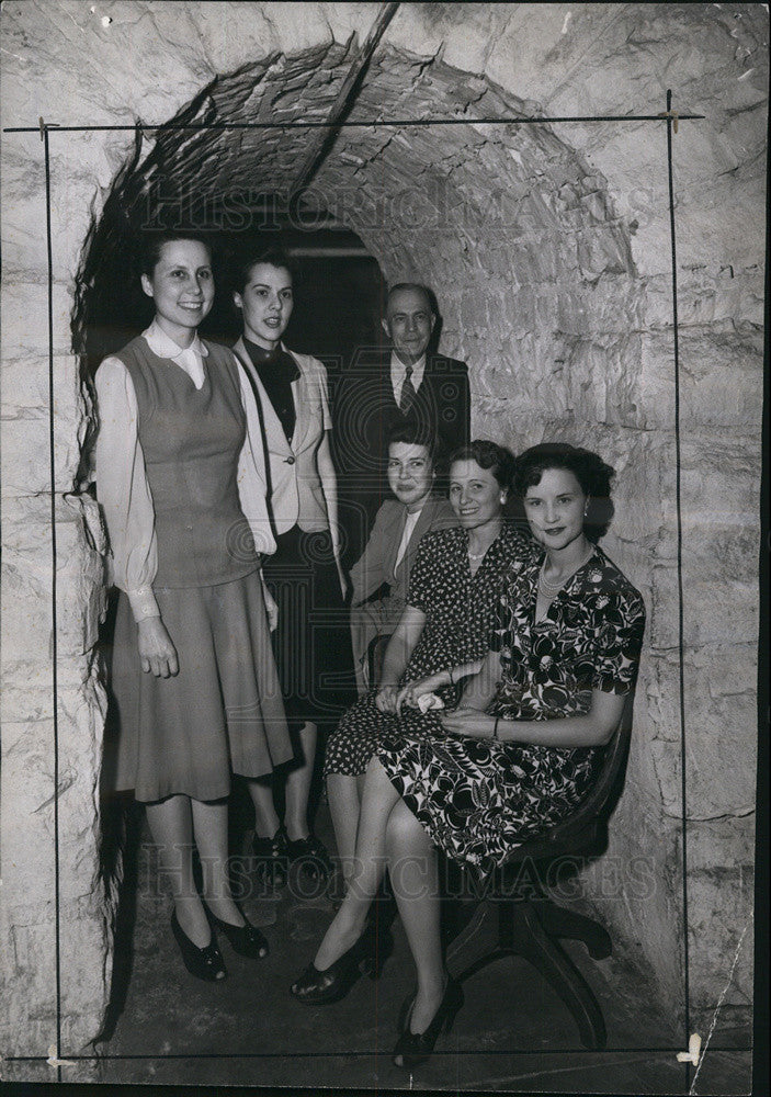 Press Photo Bomb Proof Protection for Statehouse Workers - Historic Images