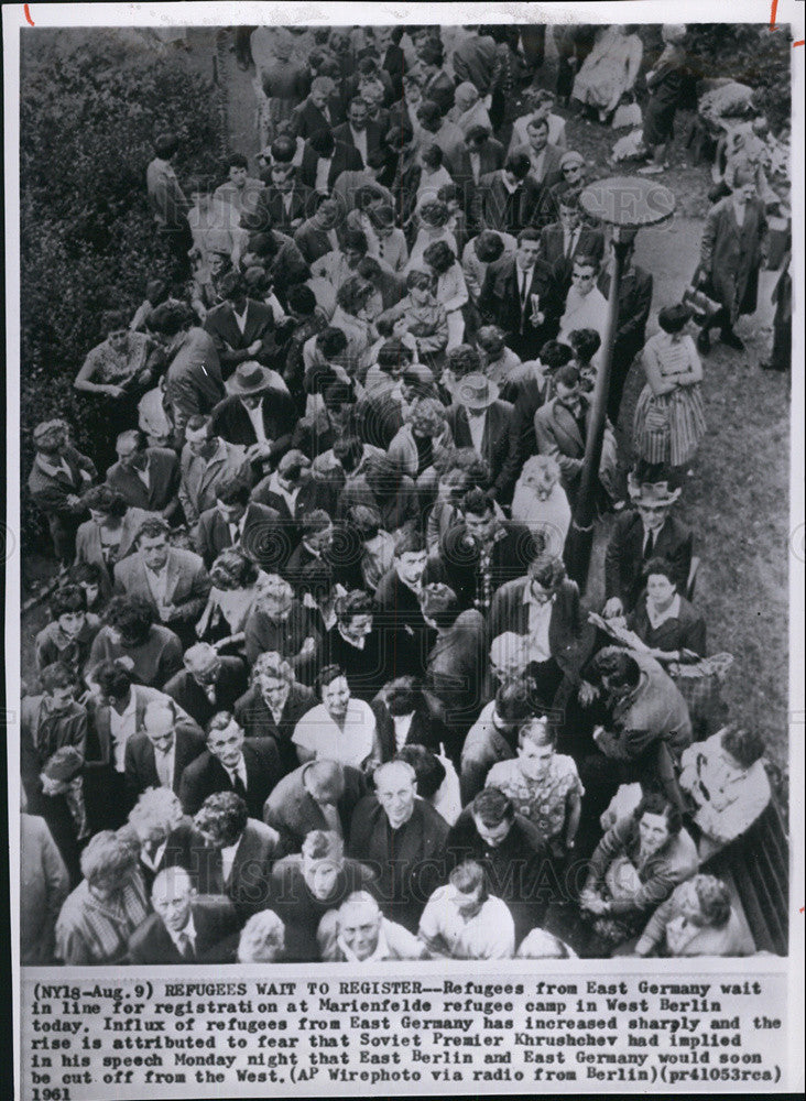 1961 Press Photo Overcrowded refugees at  Marienfelde Camp in West Berlin - Historic Images