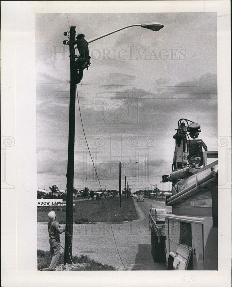 1964 Press Photo Mercury Vapor  Lights installed at 62nd Ave. North - Historic Images