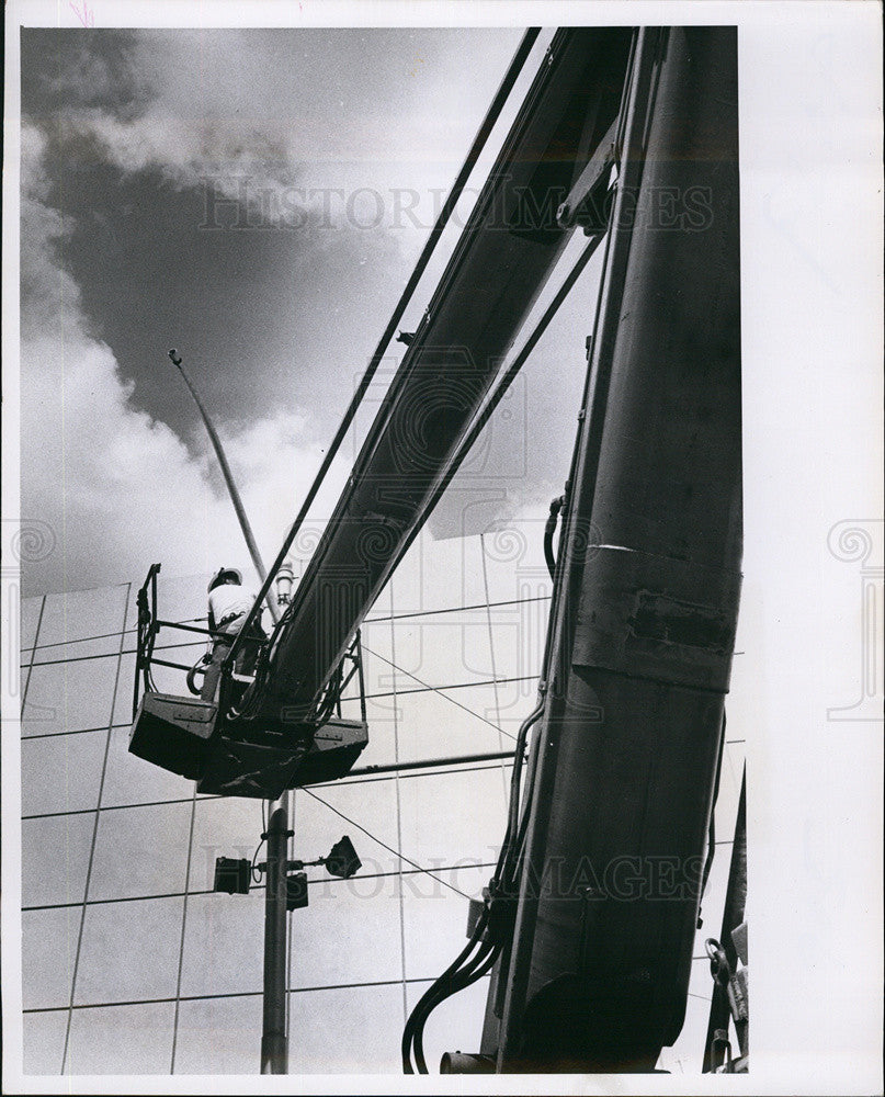 1954 Press Photo city workman Bill kennedy - Historic Images