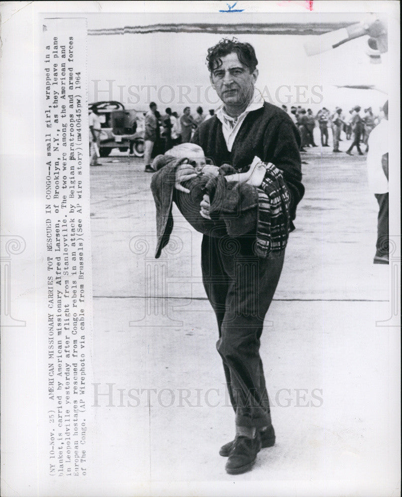 1964 Press Photo Girl rescued from Congo rebels hostage by American Missionary - Historic Images