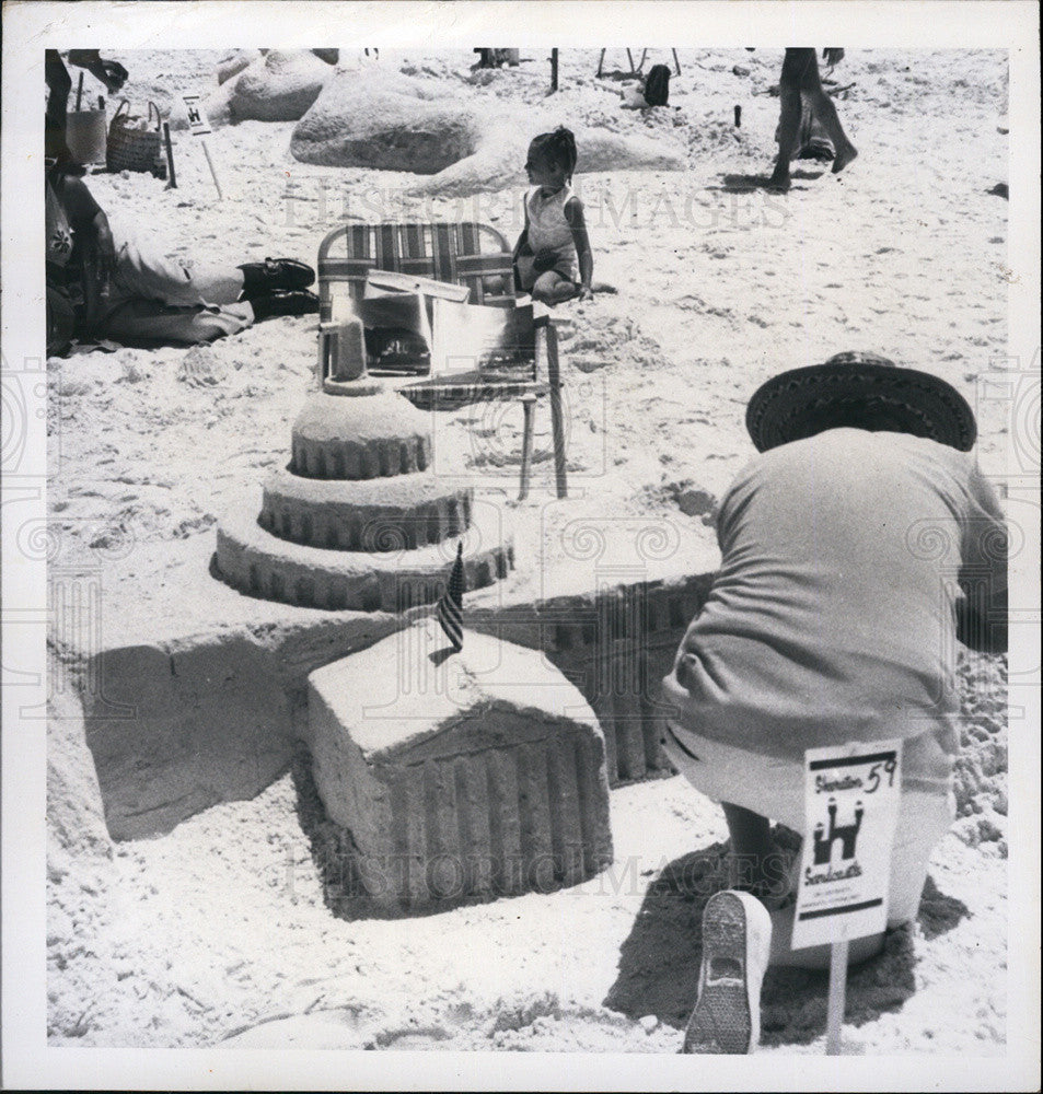 1976 Press Photo Sand Sculptures on Lido Beach - Historic Images