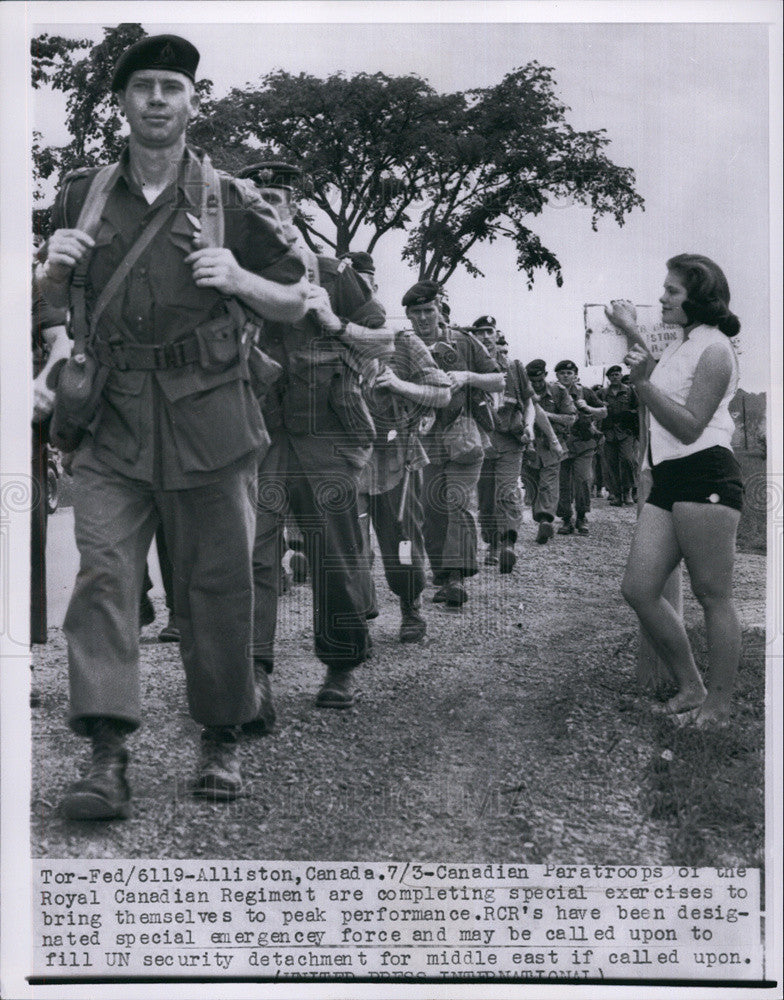 1958 Press Photo Canadian Paratroops of the Canadian Regiment - Historic Images