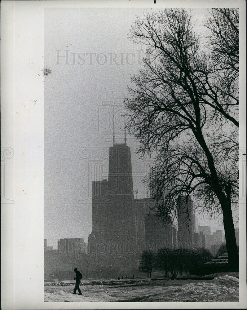 1983 Press Photo Skyline Along Lake Front at Fullerton Avenue - Historic Images