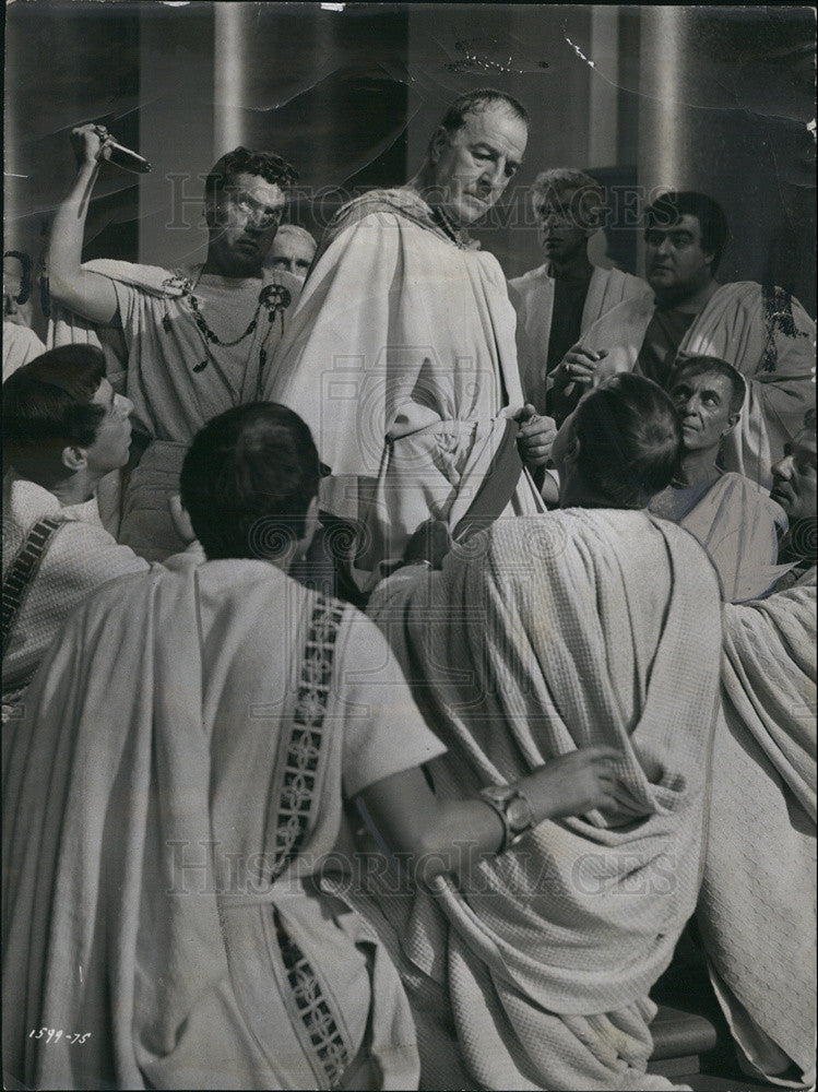 1954 Press Photo Edmond O&#39;Brien &amp; Louis Calhern starring in &quot;Julius Caesar&quot; - Historic Images