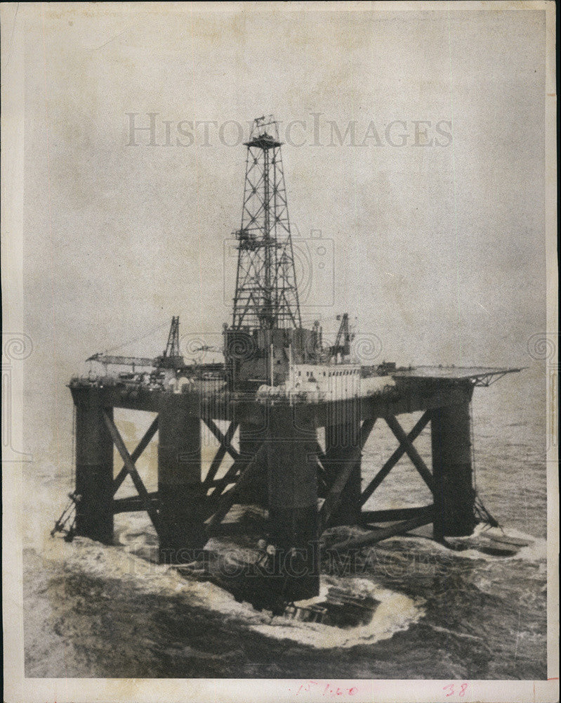 1974 Press Photo The Ugland En Route Oil Well - Historic Images