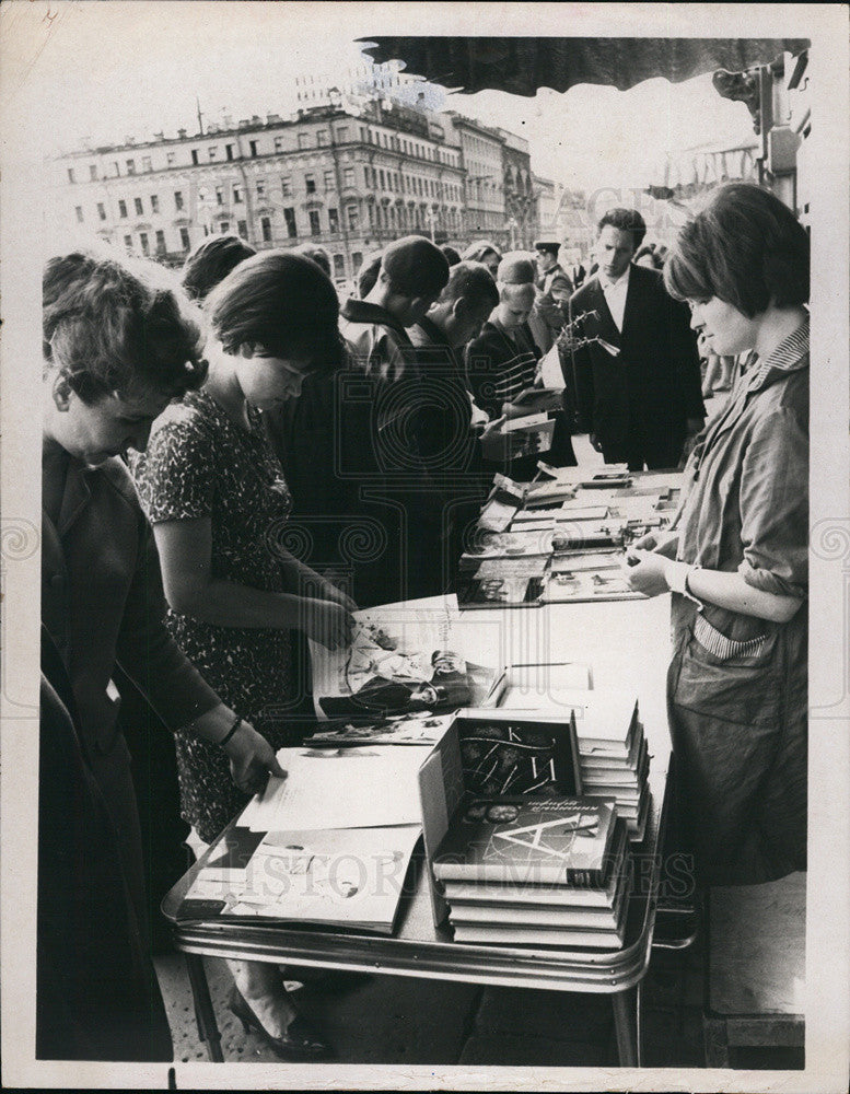 1967 Press Photo Scenes from Leningrad a One Hour Special in City&#39;s History - Historic Images