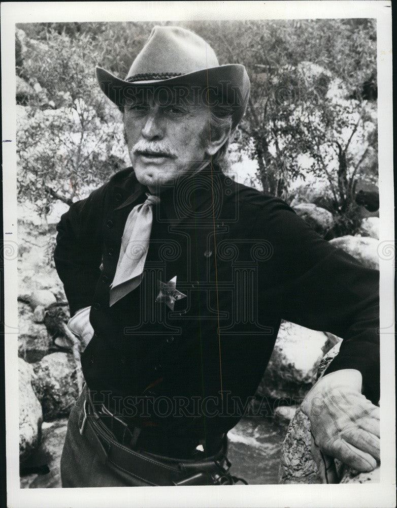 1977 Press Photo Kirk Douglas stars in &quot;Posse&quot; - Historic Images