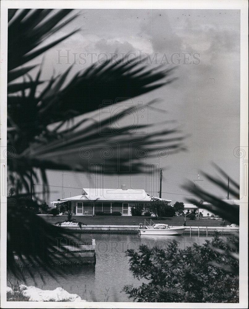 1967 Press Photo Model home at the Gulf Harbors golf and beach resort community - Historic Images